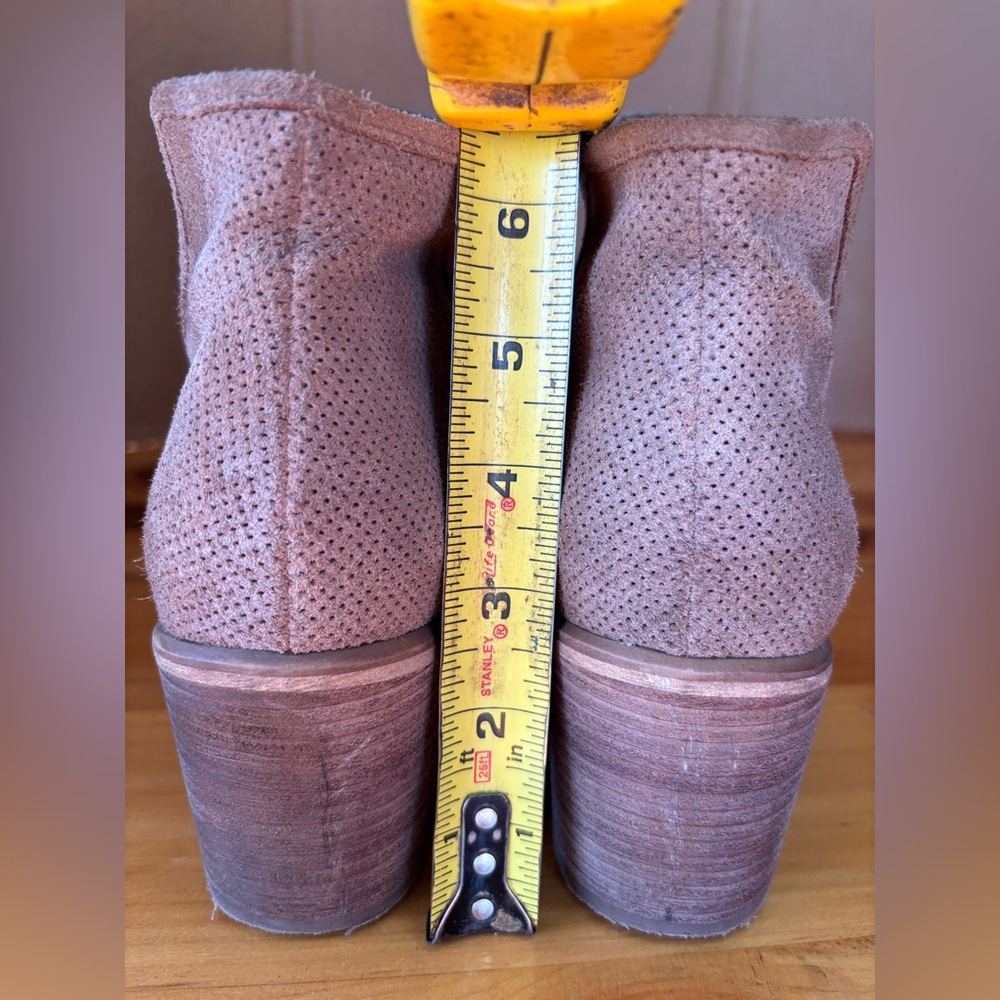BP Suede Tan Ankle Booties 9.5 - Picture 6 of 8